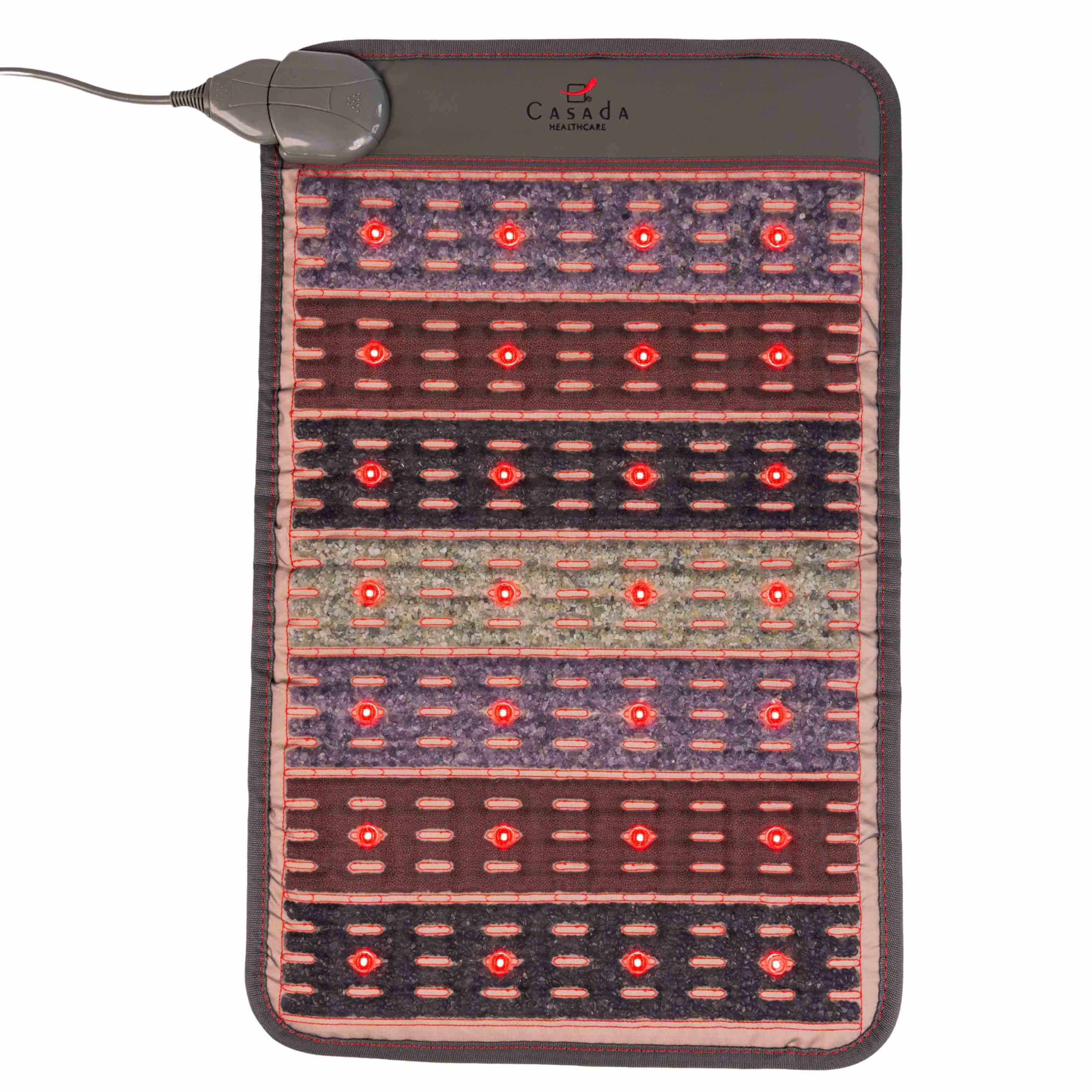 Podgrzewana mata masująca Casada widziana z góry, z rozmieszczonymi strefami kamieni masujących i czerwonymi diodami LED na całej powierzchni i widocznym przewodem. umieszczona na białym tle