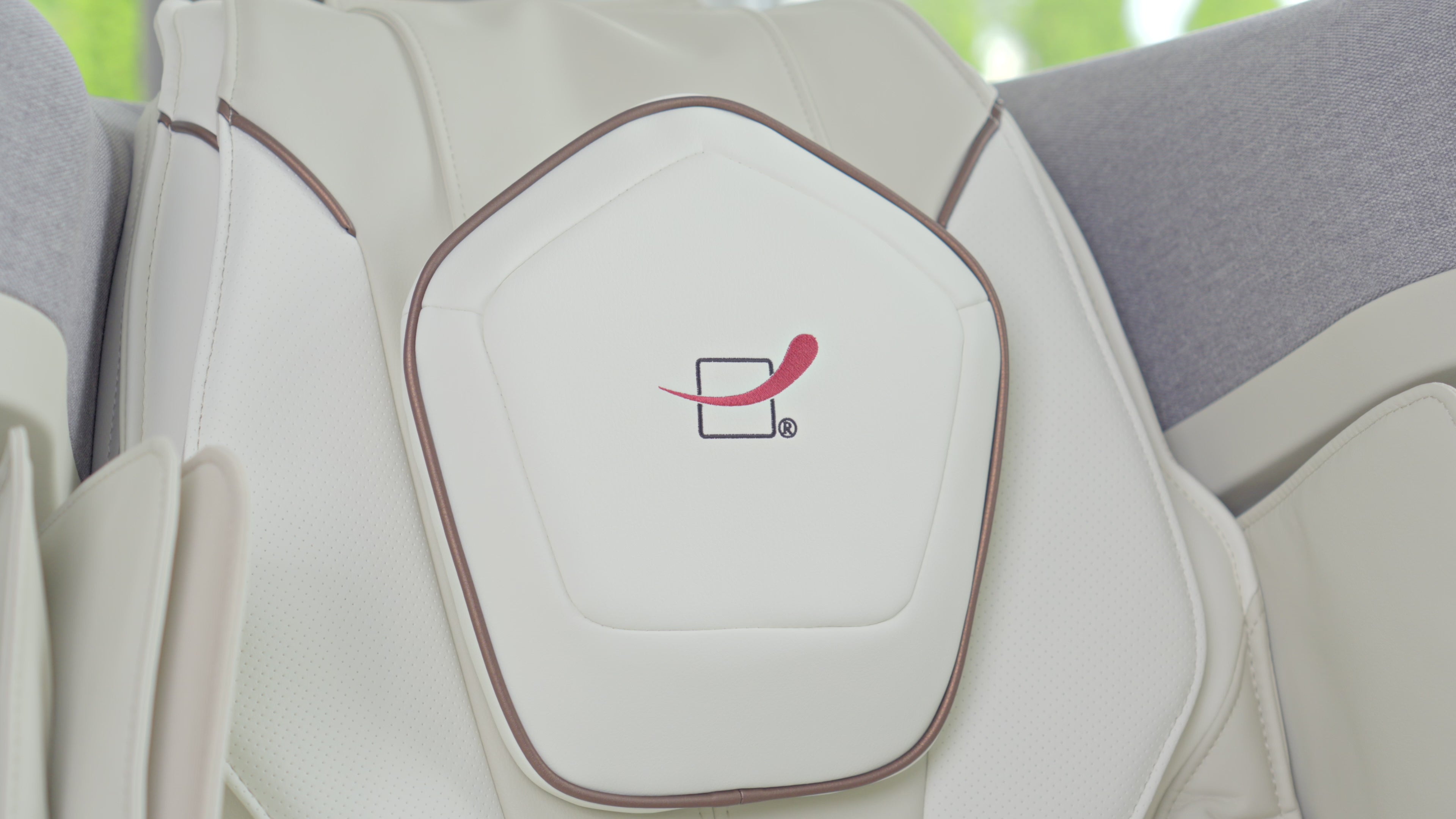 Załaduj wideo: Video przedstawia fotel masujący Dreamliner.