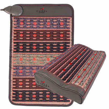 Podgrzewana poduszka i mata masująca Casada z czerwonymi diodami LED i widocznymi kamieniami masującymi, prezentowana na białym tle.